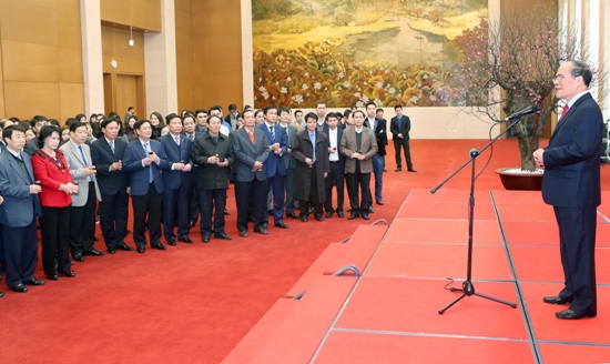 Chủ tịch Quốc hội Nguyễn Sinh Hùng chúc Tết đại biểu Quốc hội ảnh 1